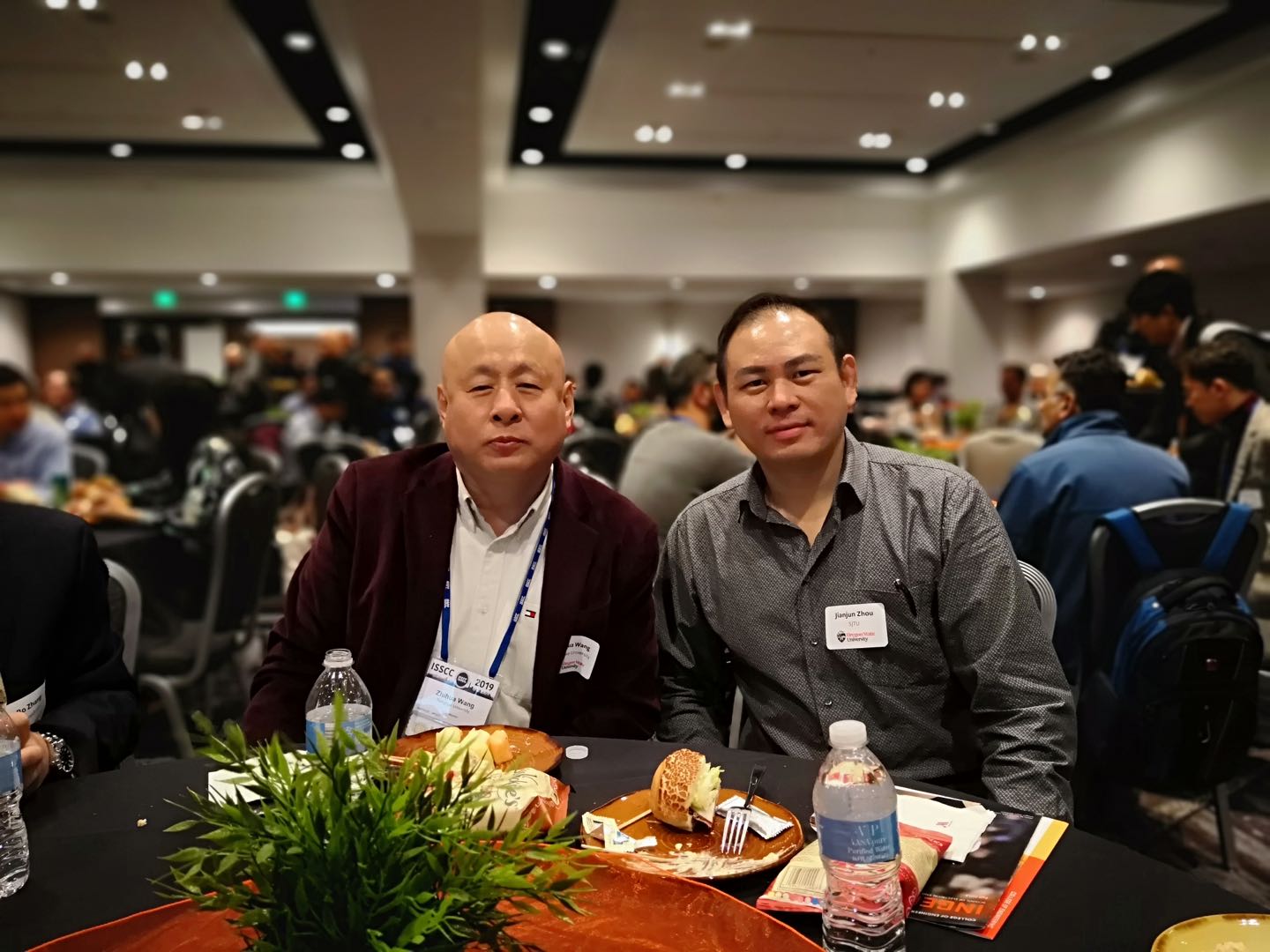 【会议】周健军教授参加ISSCC 2019并主持交大复旦联合校友会